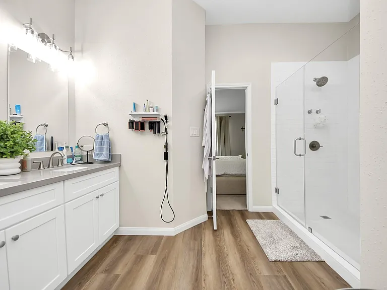 18019 Autumn Hills Dr — Photo 17