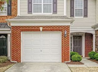 8326 Pilots View Dr, Raleigh, NC 27617