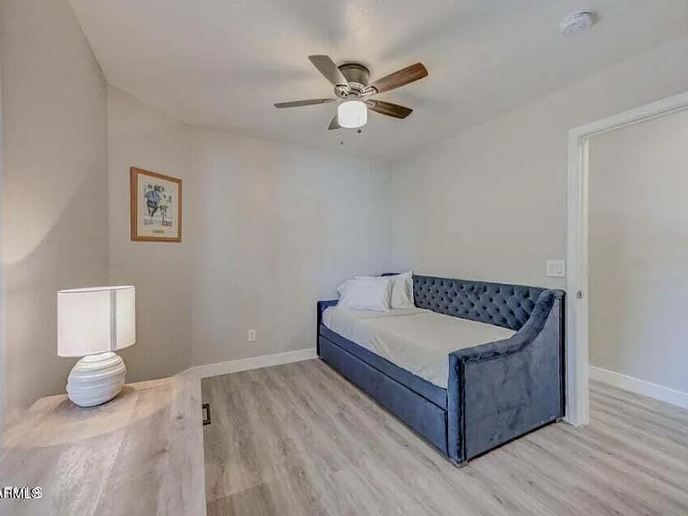 2477 E Meadow Land Dr — Photo 12