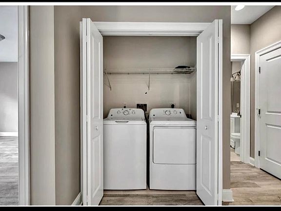 3rd image of 309 Bridgeport Ave #104