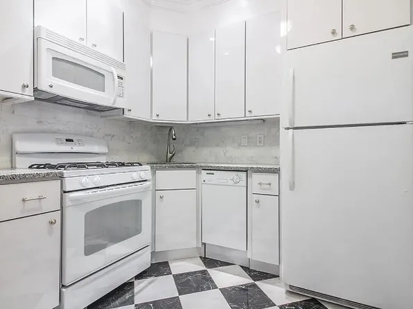 76 West 86th Street image 1 of 9