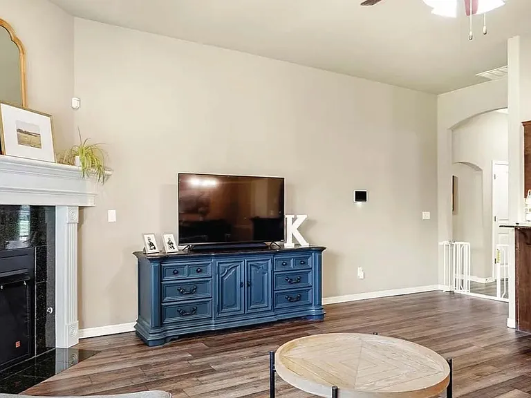 1801 E Montgomery St — Photo 4