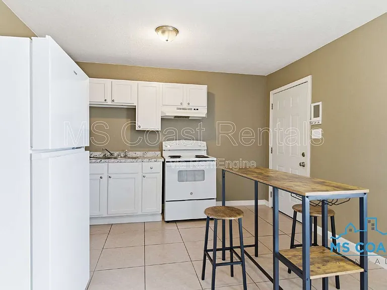 6430 Jasmine St #A4 — Photo 4