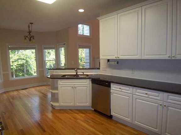 4th image of 1366 Cameron Glen Dr