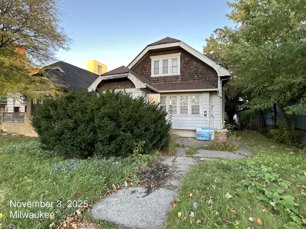 2972 N 51st St, Milwaukee, WI 53210