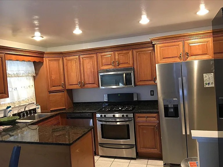 1128 Lydig Ave #2 — Photo 3