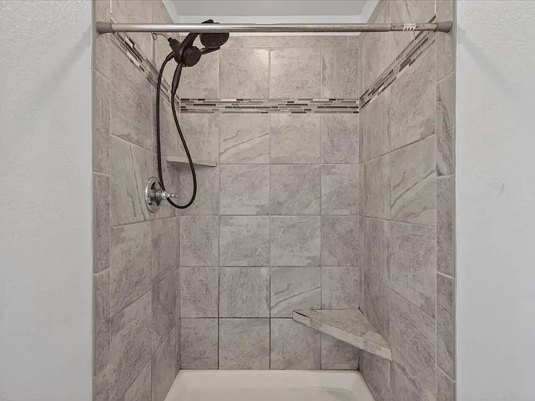 1264 Black Oak Cir — Photo 30