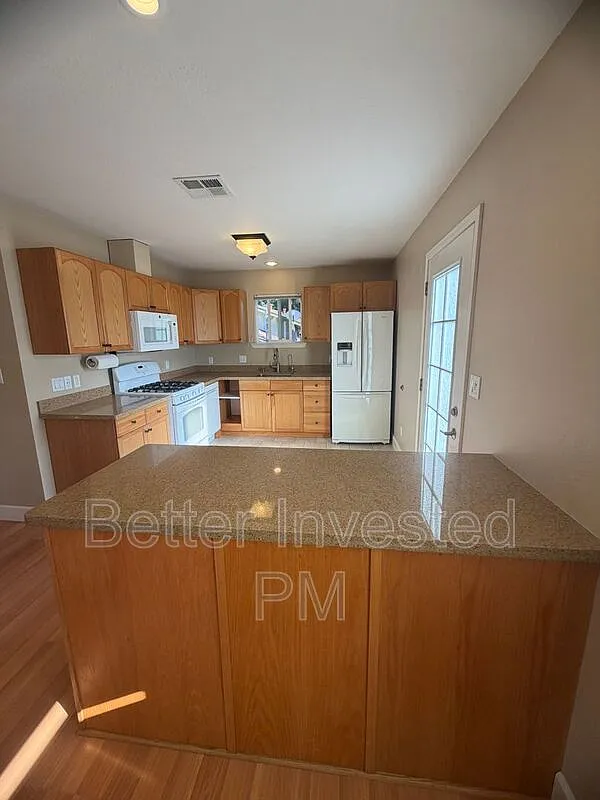 1 bed, 1.0 bath, 750 sqft, $2,475 — Photo 3
