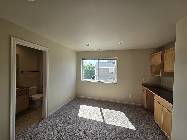 2400 N Ridgeview Ln #1 — Photo 18