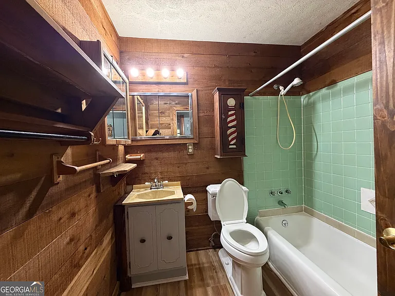 1054 College Station Rd — Photo 8