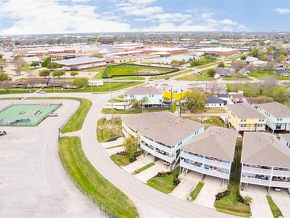 5th image of 709 N Bayshore Dr