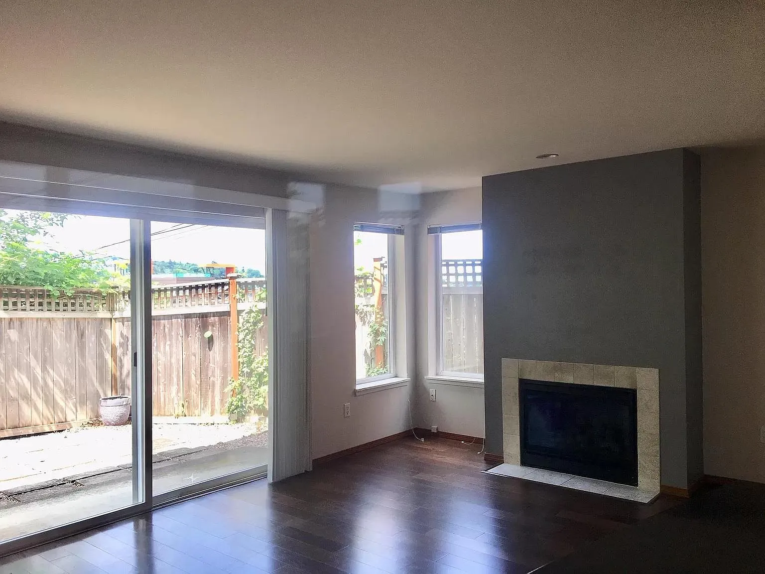 2 bed, 715 sqft, $2,200 — Photo 1