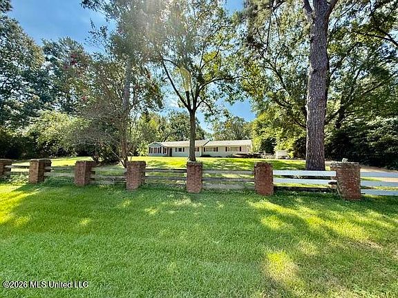 2nd image of 103 S Hurricane Rd