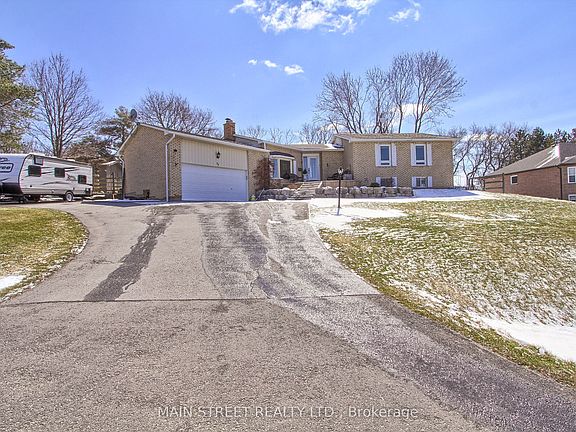 3rd image of 33 E Avonlea Rd