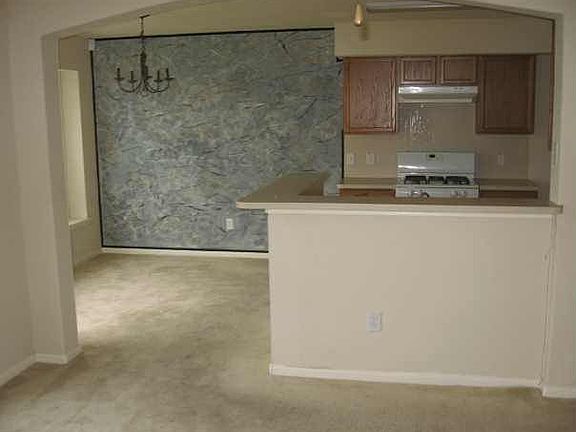 3 yrs old home, ready to movein 