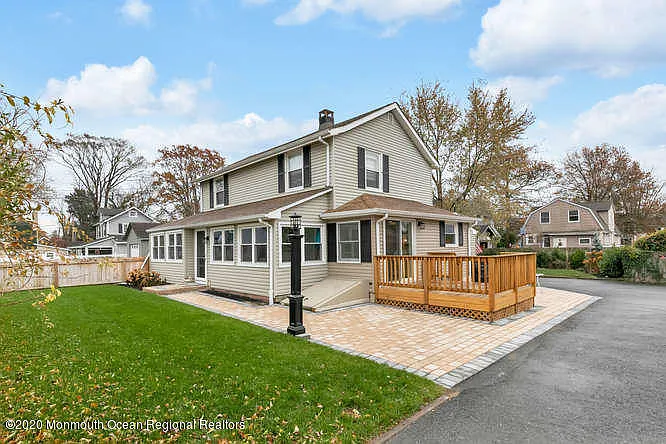 519 Saint Clair Ave