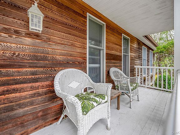 4th image of 128 Springy Banks Road