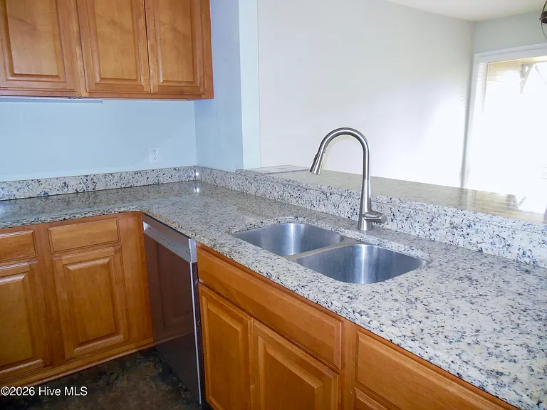 313 Sandpiper Ln — Photo 8