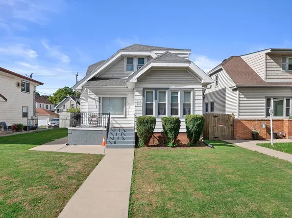 921 South 76th STREET #923, West Allis, WI 53214