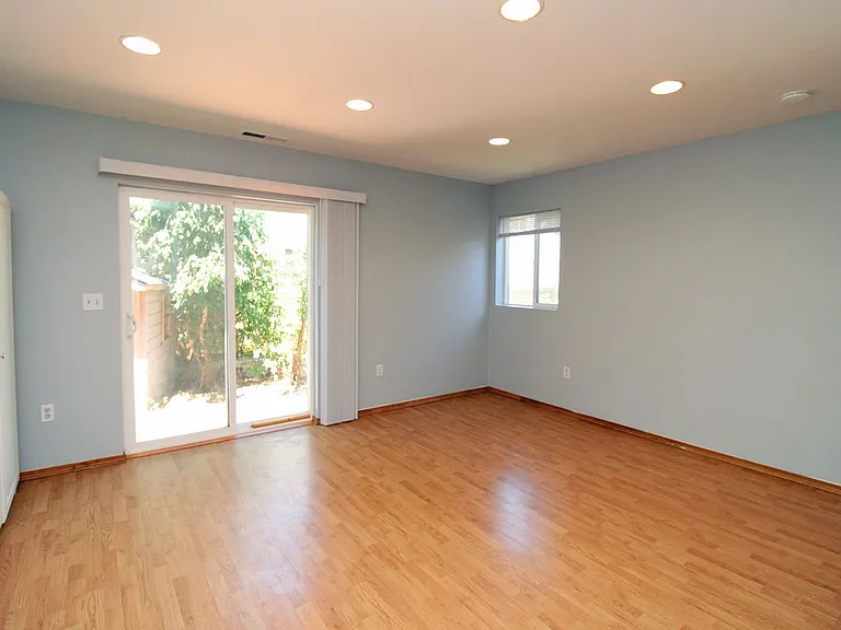 6235 NE Shaver St — Photo 10