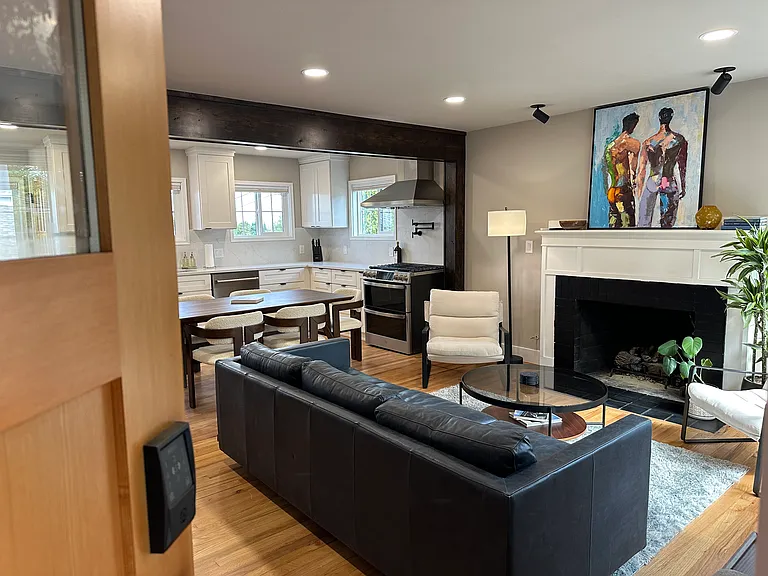 5403 Beacon Ave S — Photo 3