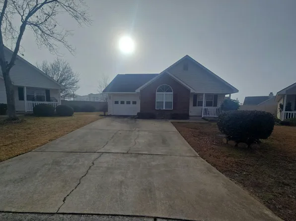 215 Deer Track Ct, Warner Robins, GA 31088
