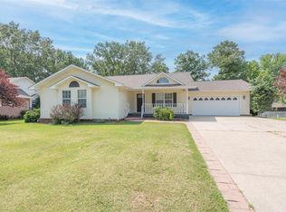1812 Whispering Oaks Pl, Poplar Bluff, MO 63901