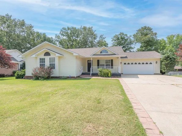 1812 Whispering Oaks Pl, Poplar Bluff, MO 63901