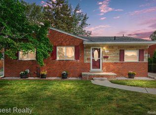 8315 Darlene St, Warren, MI 48093