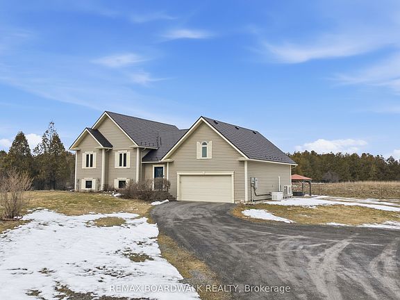 2nd image of 1662 Richmond Rd