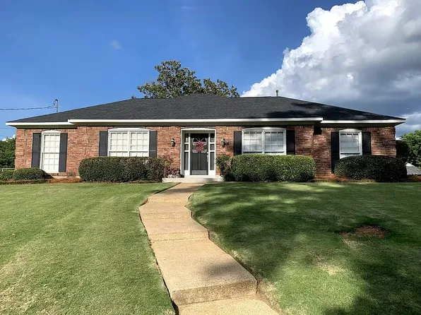 663 Carol Villa Dr, Montgomery, AL 36109