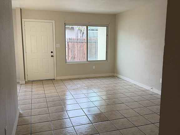 4th image of 764 W Devonshire Ave APT B