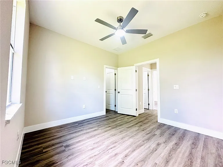 771 Gaylord Ave S — Photo 17