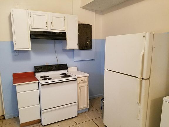3rd image of 874-876 N Cassady Ave