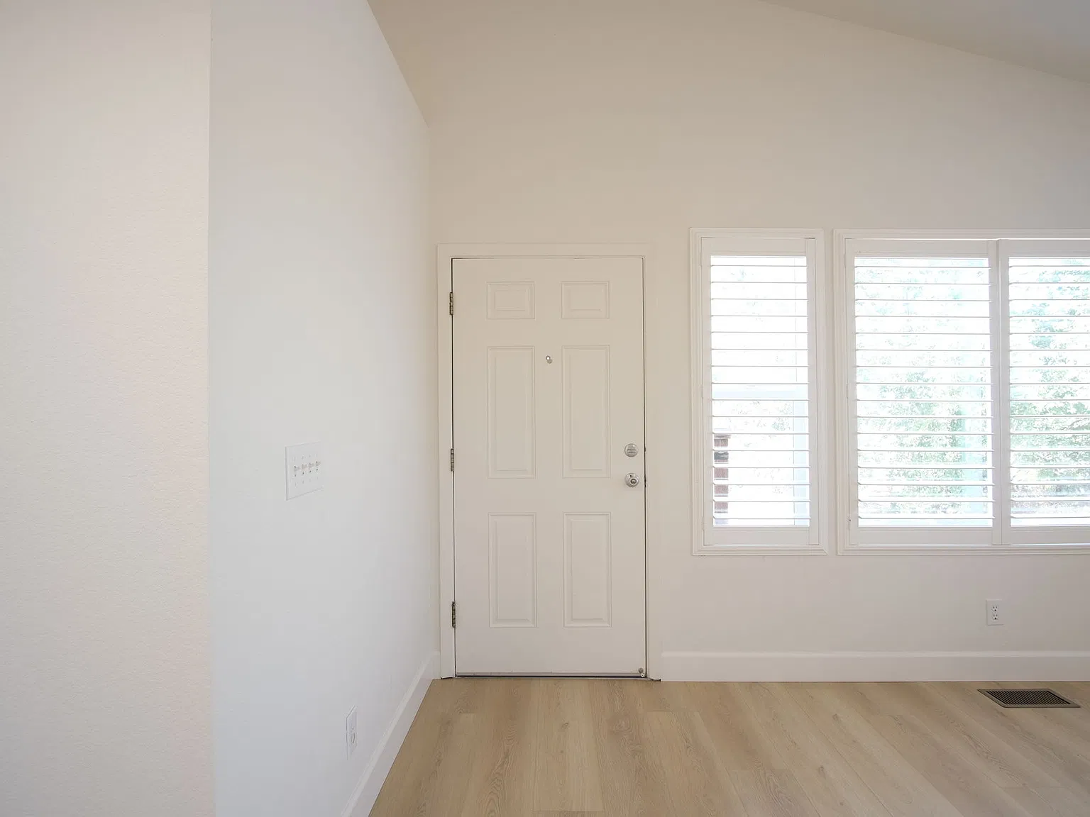 3 bed, 1668 sqft, $2,850 — Photo 3