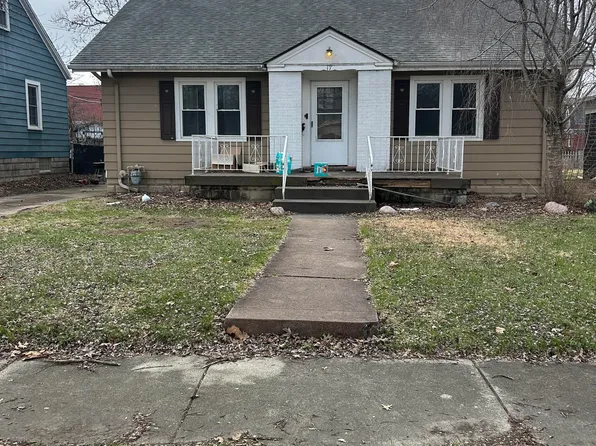 17 West Dr, Decatur, IL 62526