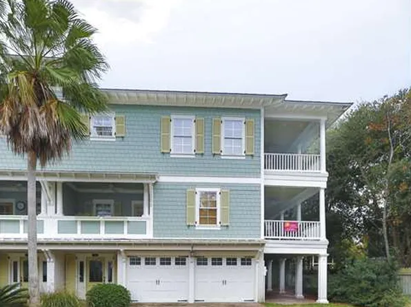 7 Center Pl, Tybee Island, GA 31328