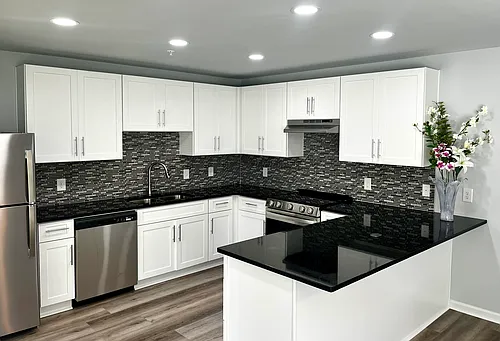 Somerset Apartments Photo 1