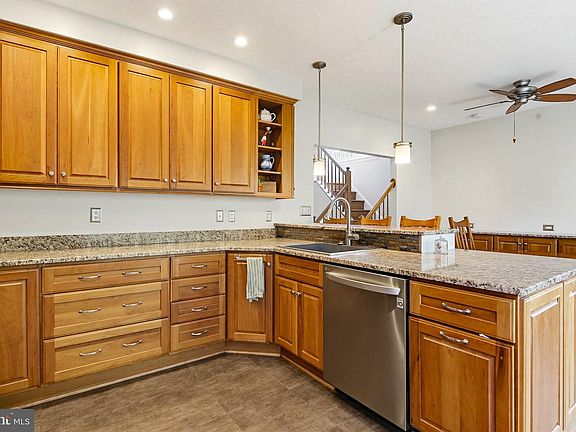 4th image of 6516 Milva Ln