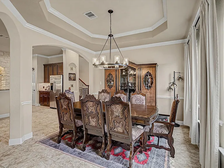 102 N Victoriana Cir — Photo 5