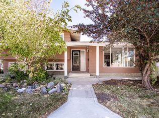 79 Oak St, Red Deer, AB T4P1R9