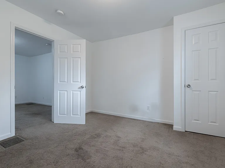 204 Walnut St — Photo 17