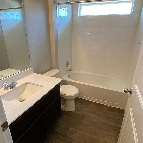 10708 Seguin St — Photo 14