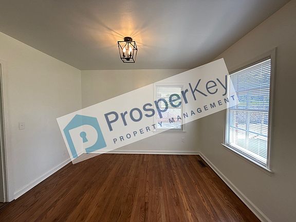 3rd image of 622 Cardinal Ave