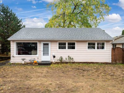 415 E Clarendon St, Gladstone, OR, 97027