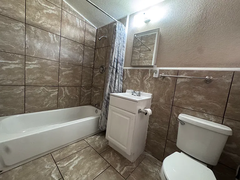 238 E Rice St #1 — Photo 6