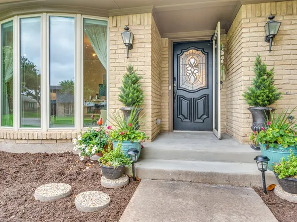 1529 Estates Way, Carrollton, TX 75006