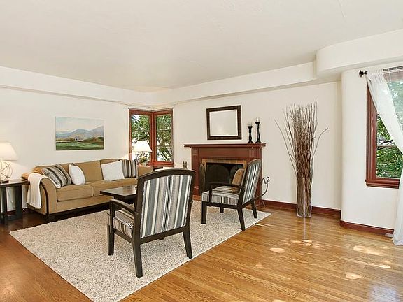 Living room SE view