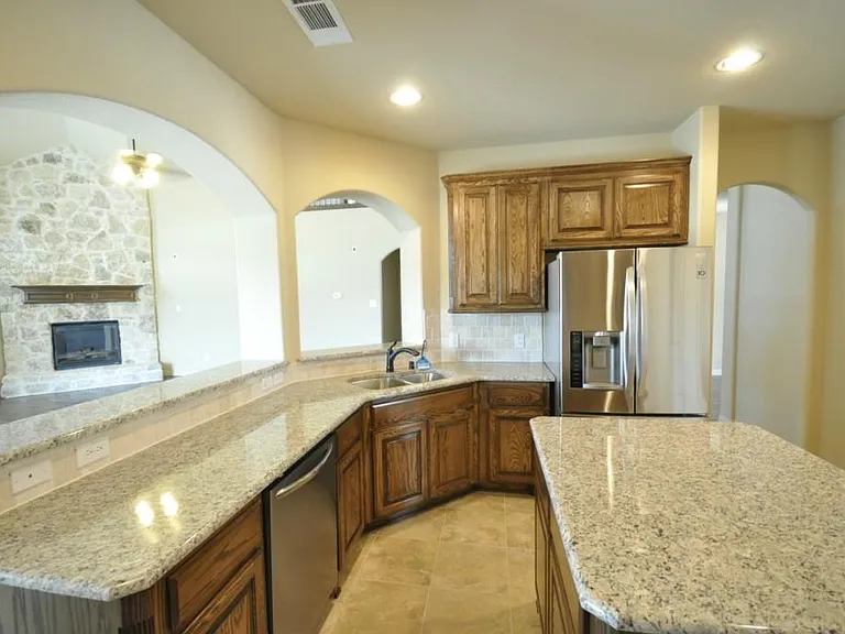600 Falcon Dr — Photo 6