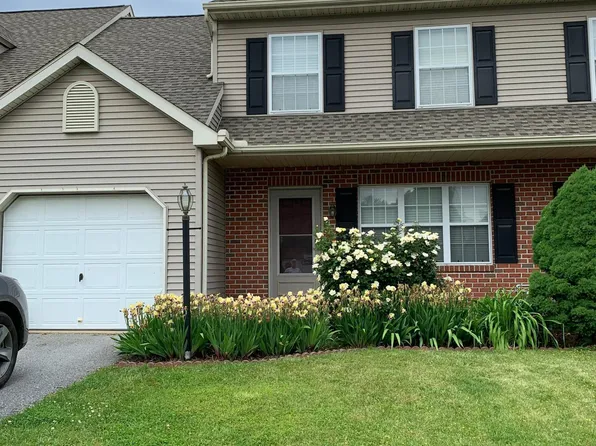 307 W Fulton St, New Holland, PA 17557